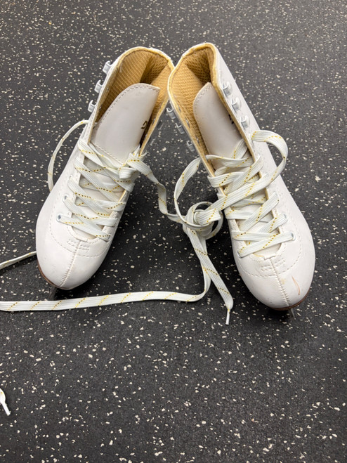 Vist Large View of Product Image Which is Used DSG Girls Figure Skate White Junior 02