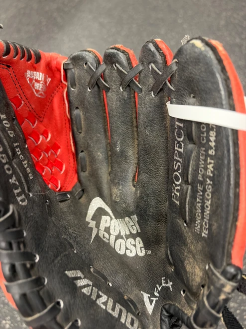 Vist Large View of Product Image Which is Used Mizuno GPP1050Y1D BB/SB Glove RH Throw Red 10 1/2"
