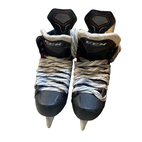 Vist Large View of Product Image Which is Used CCM JETSPEED FT 470 Junior Hockey Skate Junior 03.5
