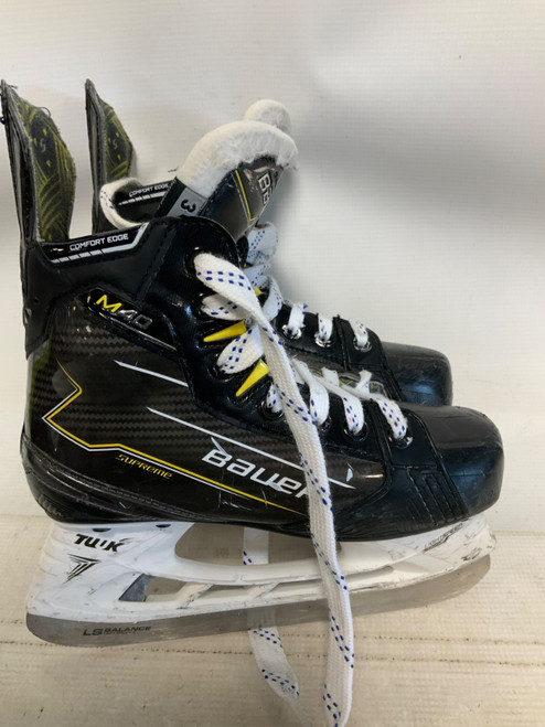 Vist Large View of Product Image Which is Used Bauer SUPREME M40 Junior Hockey Skate Junior 03