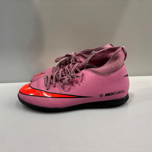 Vist Large View of Product Image Which is Used Nike Soccer Indoor Shoes Pink Junior 03