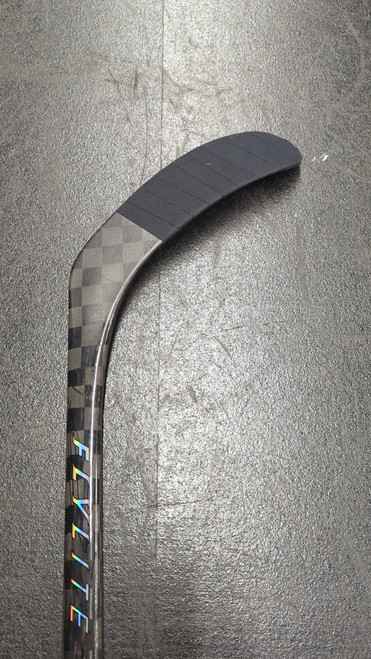 Vist Large View of Product Image Which is Used Bauer FLYLITE TWITCH TAPER Senior One Piece Left 82 Flex