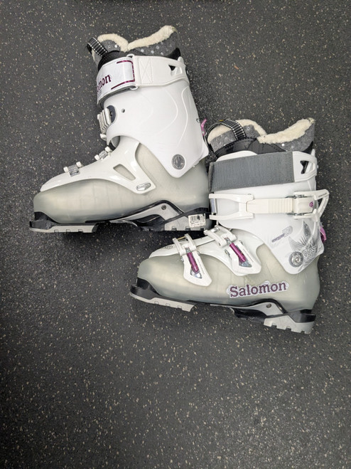 Vist Large View of Product Image Which is Used Salomon QUEST ACCESS Womens DH Ski Boot White 255 MP - M07.5 - W08.5