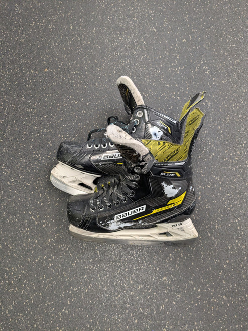 Vist Large View of Product Image Which is Used Bauer SUPREME ELITE Intermediate Hockey Skate Intermediate 5.0