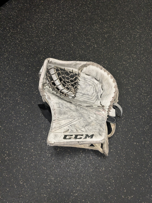 Vist Large View of Product Image Which is Used CCM P 2.5 Junior Goalie Catcher White