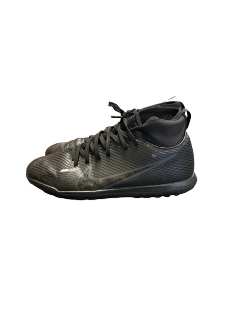 Vist Large View of Product Image Which is Used Nike Soccer Indoor Shoes Black Junior 04