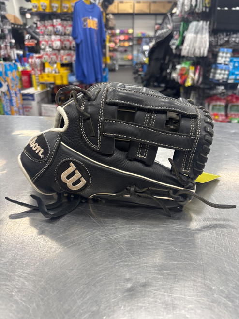 Vist Large View of Product Image Which is Used Wilson A07RF2212 A700 RH Throw Fastpitch Gloves Black 12"