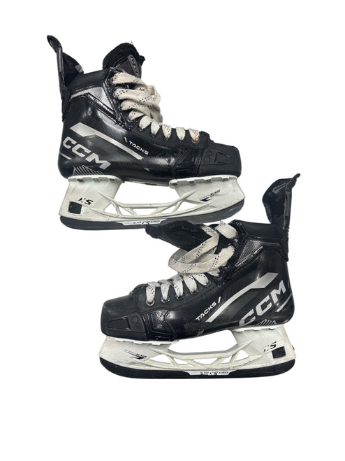 Vist Large View of Product Image Which is Used CCM TACKS VECTOR PLUS Junior Hockey Skate Junior 05
