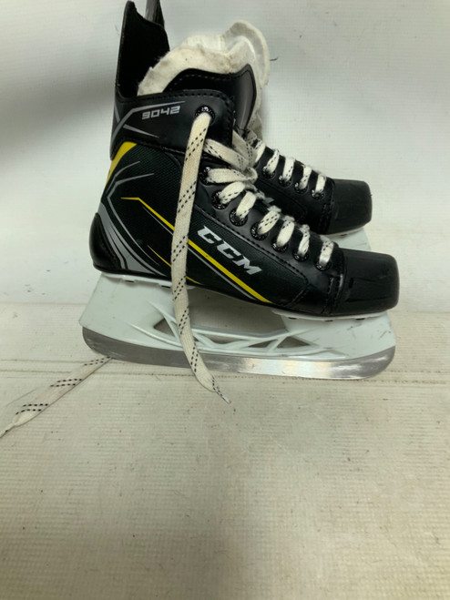 Vist Large View of Product Image Which is Used CCM TACKS 9042 Junior Hockey Skate Junior 03