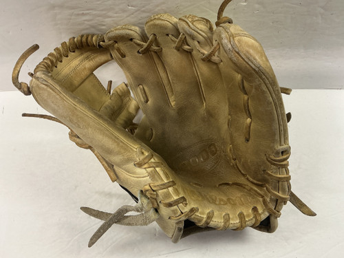 Vist Large View of Product Image Which is Used Wilson A2000 1786 Baseball Glove RH Throw Tan 11"