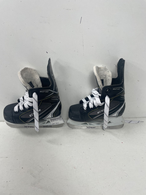 Vist Large View of Product Image Which is Used CCM TACKS 9040 Youth Hockey Skate Youth 08.0