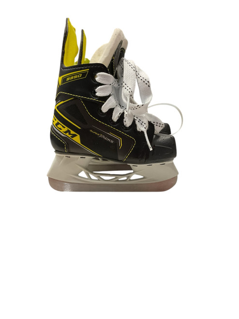 Vist Large View of Product Image Which is Used CCM TACKS 9350 S Y 6 Youth Hockey Skate Youth 06.0