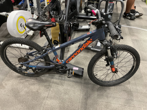 Vist Large View of Product Image Which is Used Cannondale TRAIL 20 Mountain Bike Boys Grey 20"