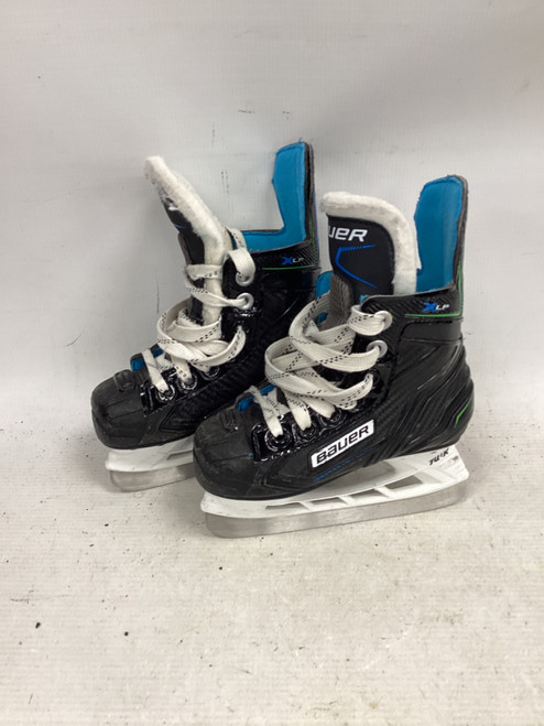 Vist Large View of Product Image Which is Used Bauer XLP Youth Hockey Skate Youth 08.0