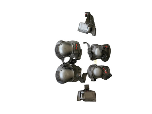 Vist Large View of Product Image Which is Used Inline Protective Set Black S/M
