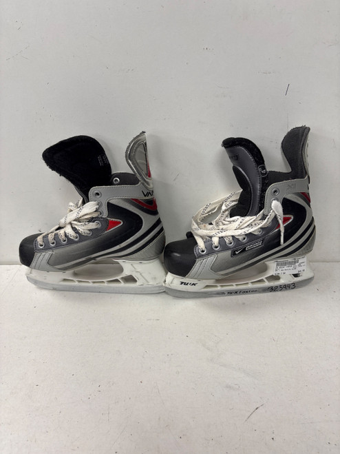 Vist Large View of Product Image Which is Used Bauer VAPOR XII Junior Hockey Skate Junior 04