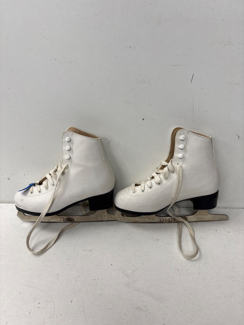 Vist Large View of Product Image Which is Used CHIMO TARA Girls Figure Skate White Junior 05