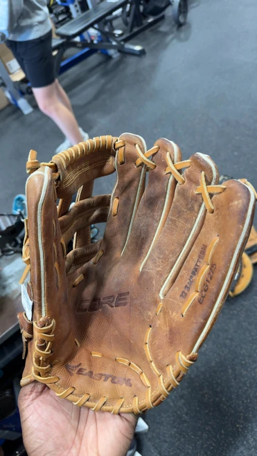Vist Large View of Product Image Which is Used Easton CORE BB/SB Glove RH Throw Brown 12 3/4"