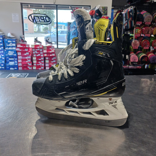 Vist Large View of Product Image Which is Used Bauer SUPREME M4 Junior Hockey Skate Junior 04