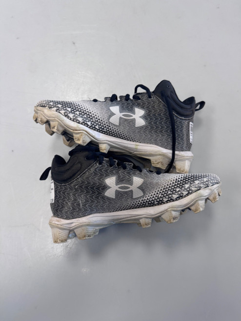 Vist Large View of Product Image Which is Used Under Armour Jr FB Cleats White Junior 04