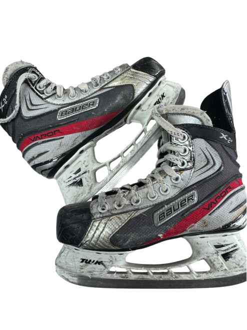 Vist Large View of Product Image Which is Used Bauer VAPOR X 2.0 Junior Hockey Skate Junior 04.5