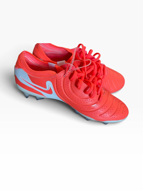 Vist Large View of Product Image Which is Used Nike Soccer Cleats Coral Senior 6.5
