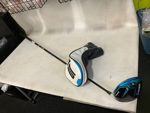 Vist Large View of Product Image Which is Used Taylormade SIM 2 MAX Mens Driver RH 10.5 Degree