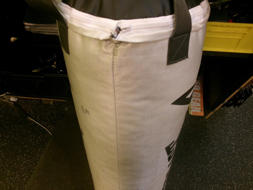 Vist Large View of Product Image Which is Used Everlast HANGING HEAVY BAG Boxing Heavy Bag Grey 50 lb