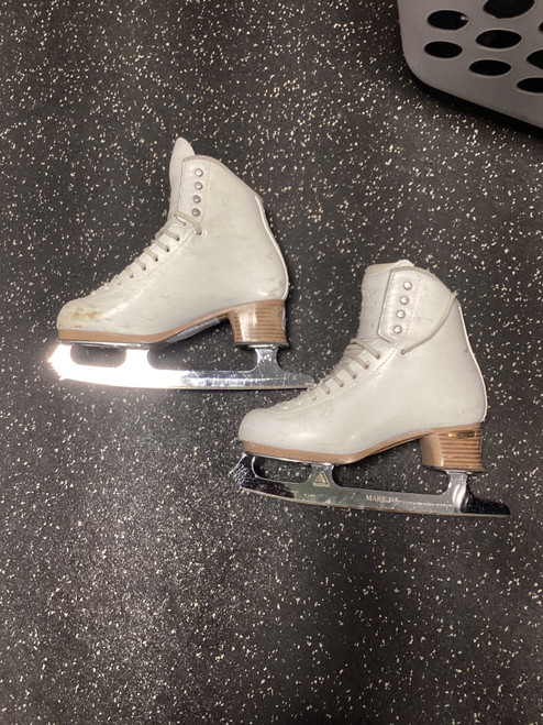 Vist Large View of Product Image Which is Used Jackson EVO Girls Figure Skate White Junior 04
