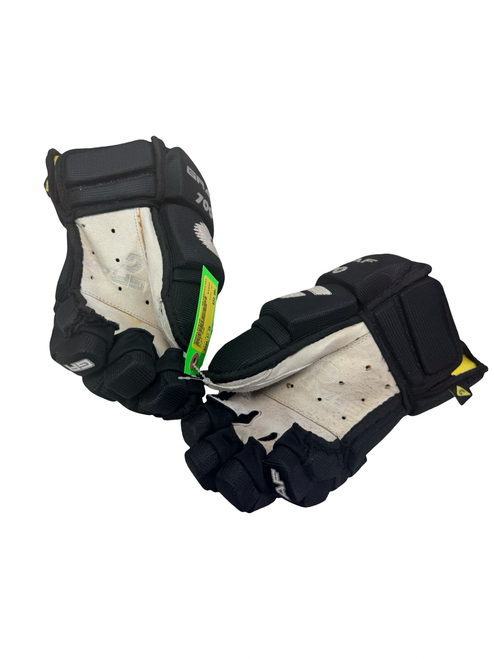 Vist Large View of Product Image Which is Used Graf 700 Hockey Gloves Black 13"