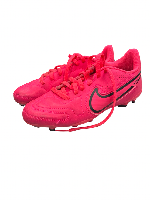 Vist Large View of Product Image Which is Used Nike Soccer Cleats Pink Junior 01