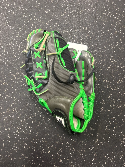 Vist Large View of Product Image Which is Used Franklin 22317 BB/SB Glove RH Throw Grey 11"