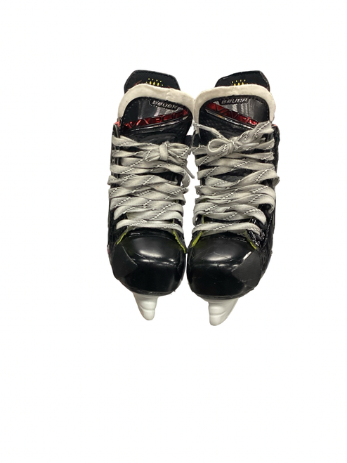 Vist Large View of Product Image Which is  CCM TACKS VECTOR PLUS Intermediate Hockey Skate Intermediate 4.0