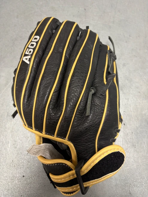 Vist Large View of Product Image Which is Used Wilson A500 BB/SB Glove LH Throw None 12"