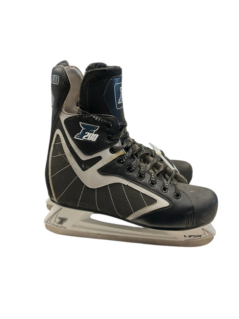 Vist Large View of Product Image Which is Used Ferland F200 Senior Hockey Skate Senior 11