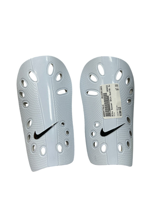 Vist Large View of Product Image Which is Used Nike Soccer Shin Guards Junior White LG