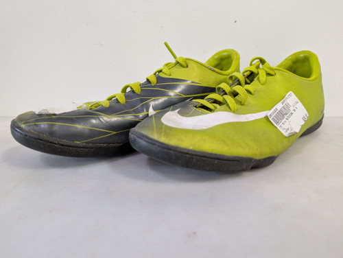 Vist Large View of Product Image Which is Used Nike Soccer Indoor Shoes Green Senior 6