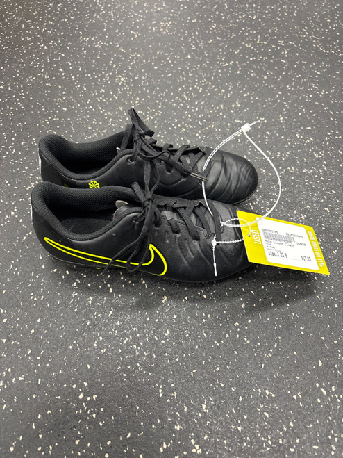 Vist Large View of Product Image Which is Used Nike Soccer Cleats Black Junior 03.5