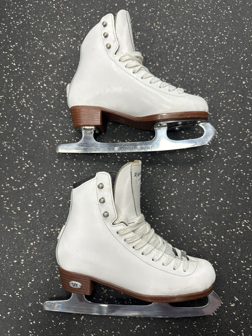 Vist Large View of Product Image Which is Used Riedell DIAMOND Girls Figure Skate White Junior 02