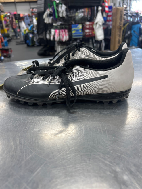 Vist Large View of Product Image Which is Used Puma Soccer Turf Shoes Black Senior 6