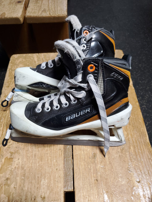 Vist Large View of Product Image Which is Used Bauer PRO SZ 4 GOALIE SKATES Senior Goalie Skate Senior 4