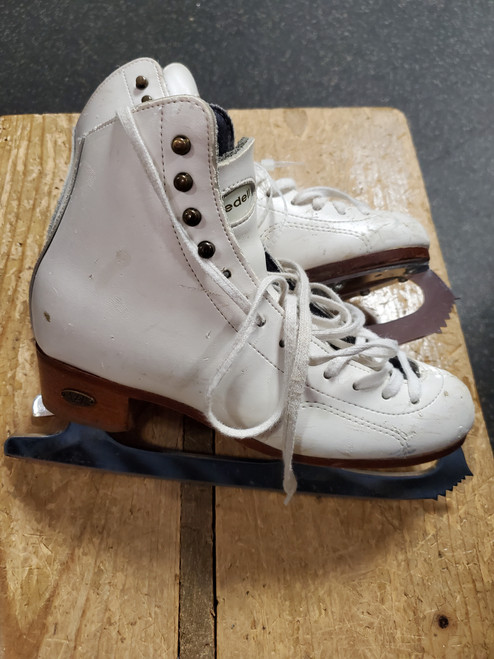 Vist Large View of Product Image Which is Used Riedell SILVER STAR Girls Figure Skate White Junior 04.5
