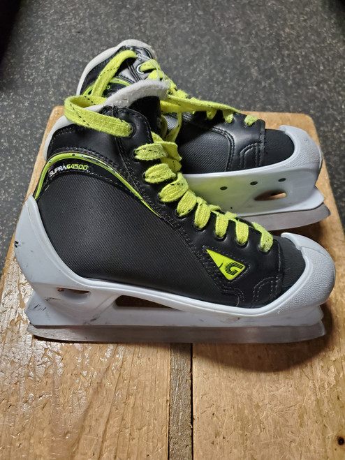 Vist Large View of Product Image Which is Used Graf SUPRA G4500 GOALIE SZ 5 Junior Goalie Skate Junior 05