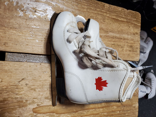 Vist Large View of Product Image Which is Used MAPLE LEAF FIG SZ 13Y Girls Figure Skate White Youth 13.0