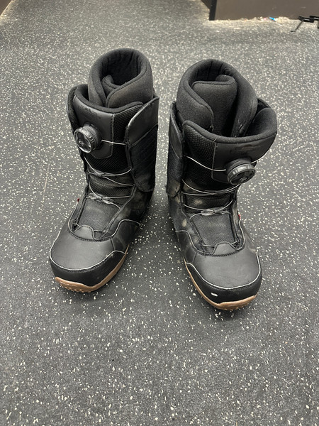 Used M3 MILLENNIUM THREE Mens Snowboard Boots Black Senior 4