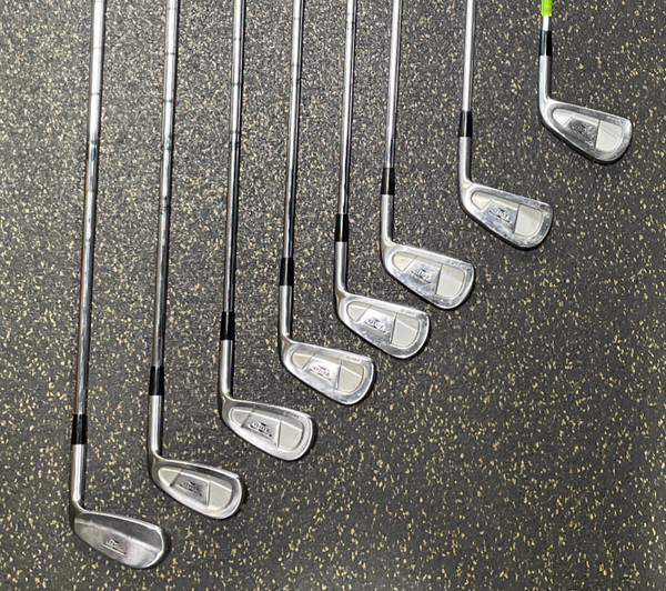 Wilson Staff MIDSIZE 2本セット Used Wilson STAFF MIDSIZE Mens Iron Set RH 3I-PW