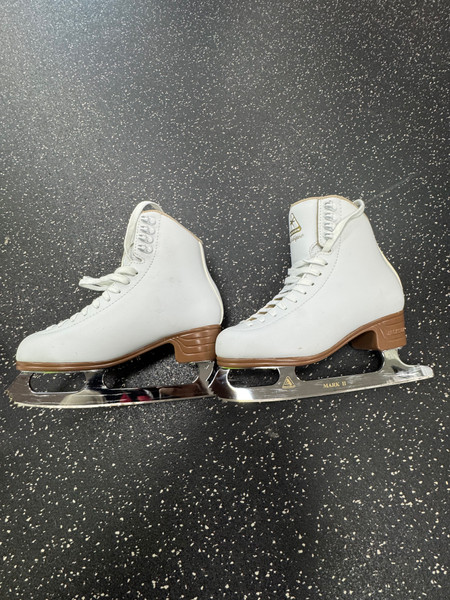 Used Jackson FREESTYLE JACKSON ASPIRE XP WomensFigure Skate White