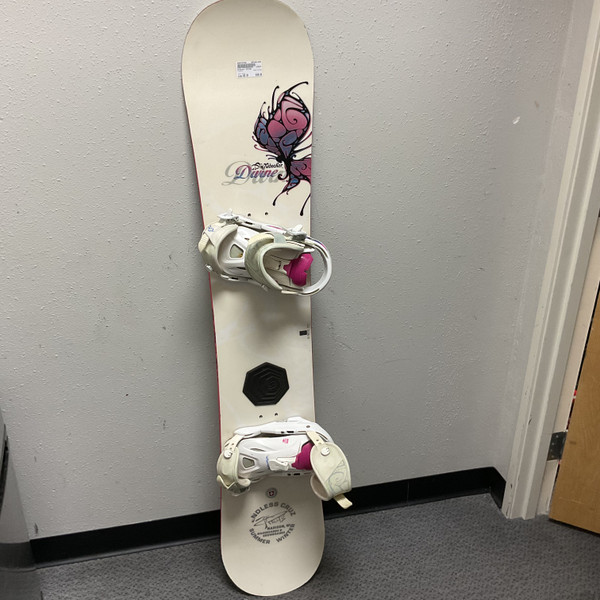 Used K2 SKYLA Womens 147 cm Snowboard w/ K2 Bliss Bindings