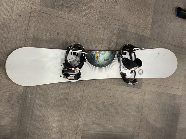 Used Burton DEUCE Mens Board/Bindings Maroon 162 cm