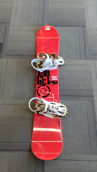 Used Burton DEUCE Mens Board/Bindings Maroon 162 cm